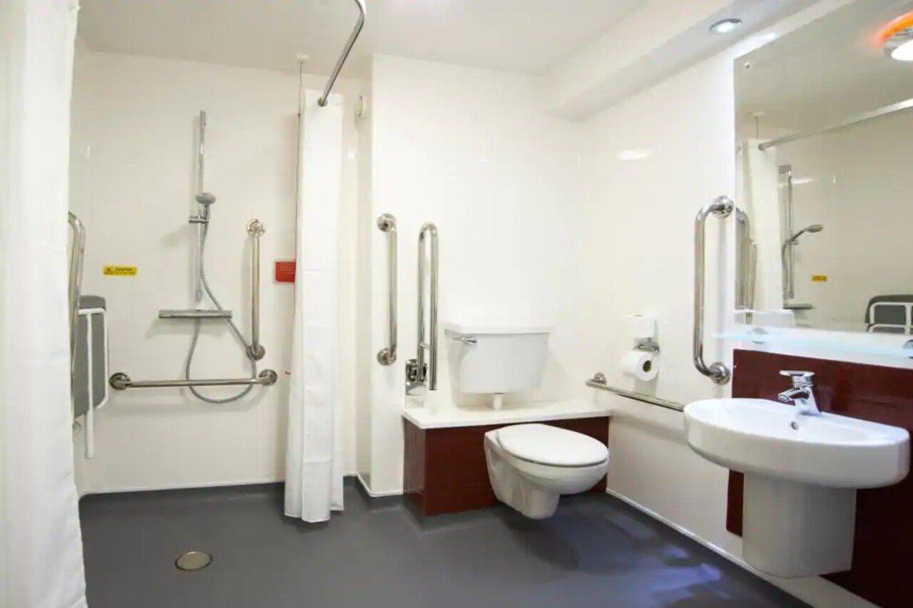 Travelodge Bromborough Port Sunlight Buitenkant foto