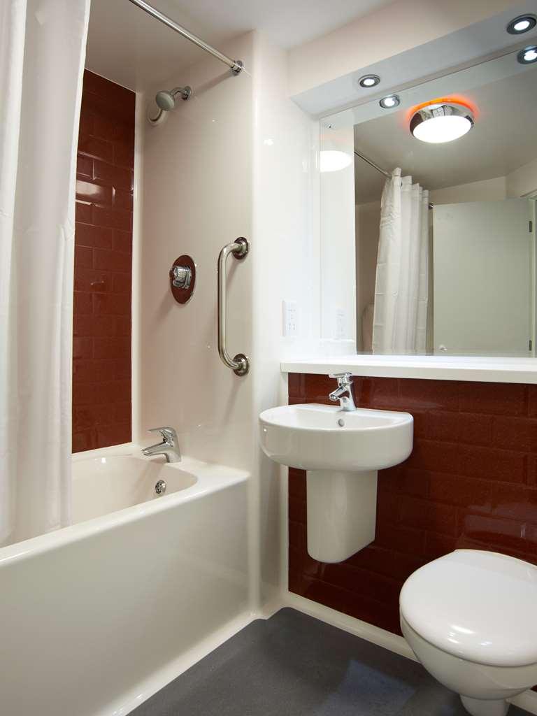 Travelodge Bromborough Port Sunlight Kamer foto